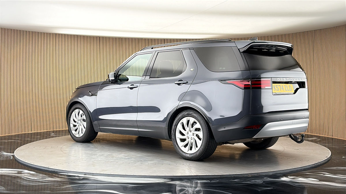More views of Land Rover Discovery