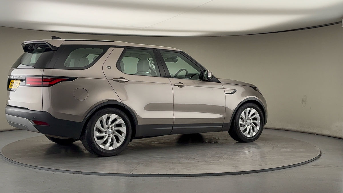 More views of Land Rover Discovery