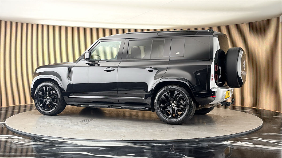 More views of Land Rover Defender 110