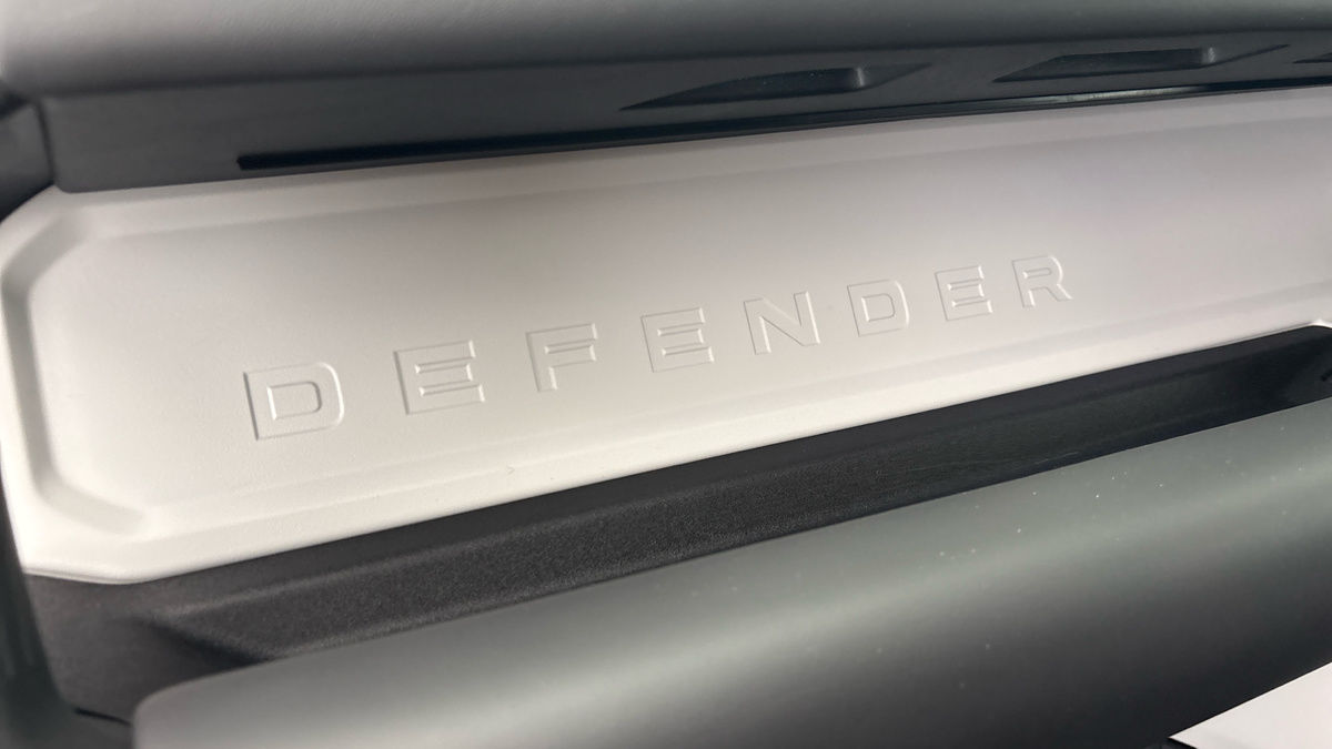 Land Rover Defender 90 Image 6