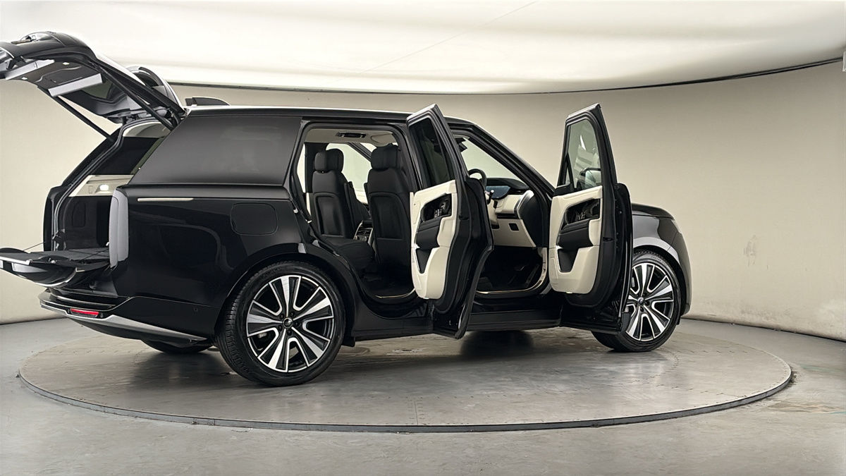 More views of Land Rover Range Rover