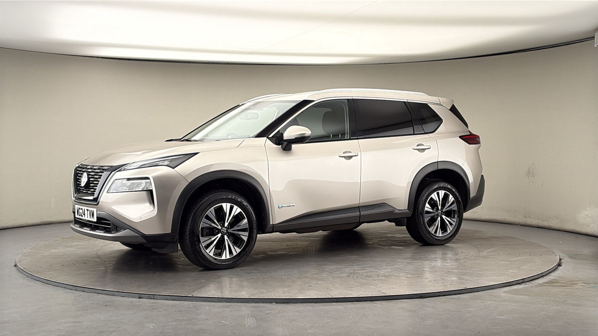 More views of Nissan X-Trail
