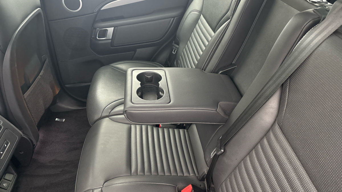 Land Rover Discovery Image 9