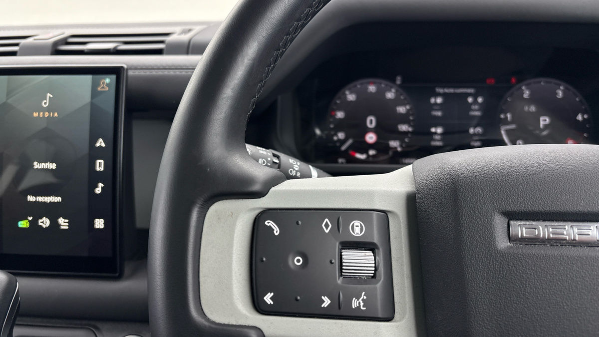 Land Rover Defender 110 Urban Image 13