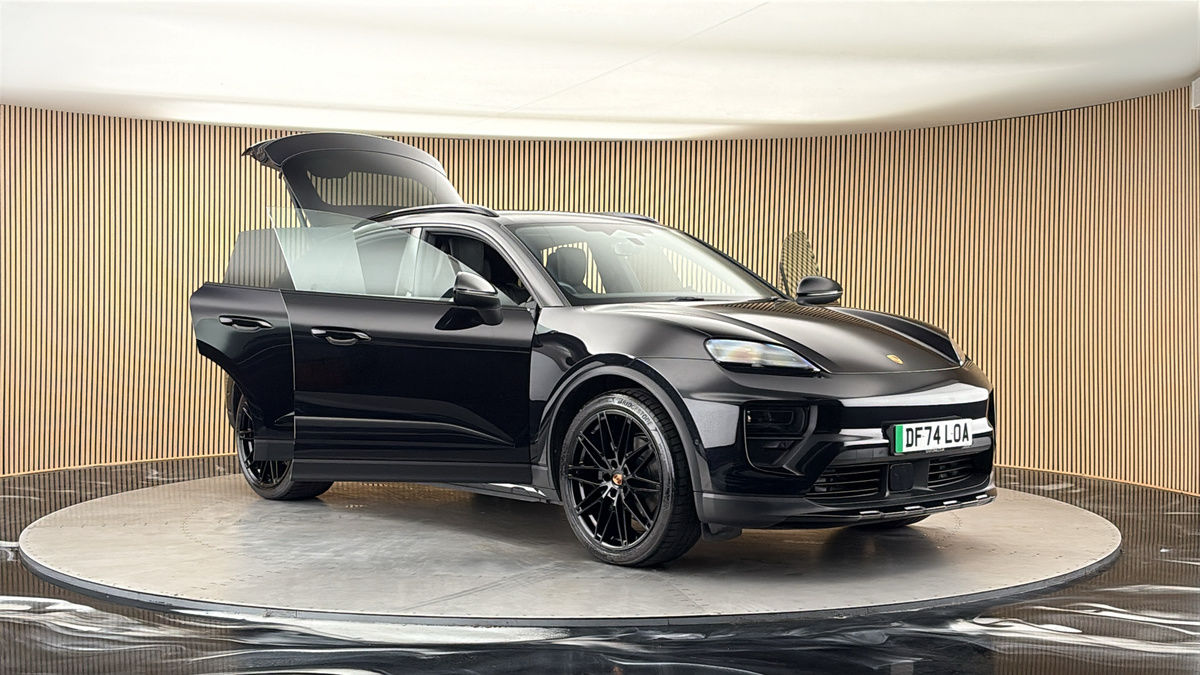 More views of Porsche Macan