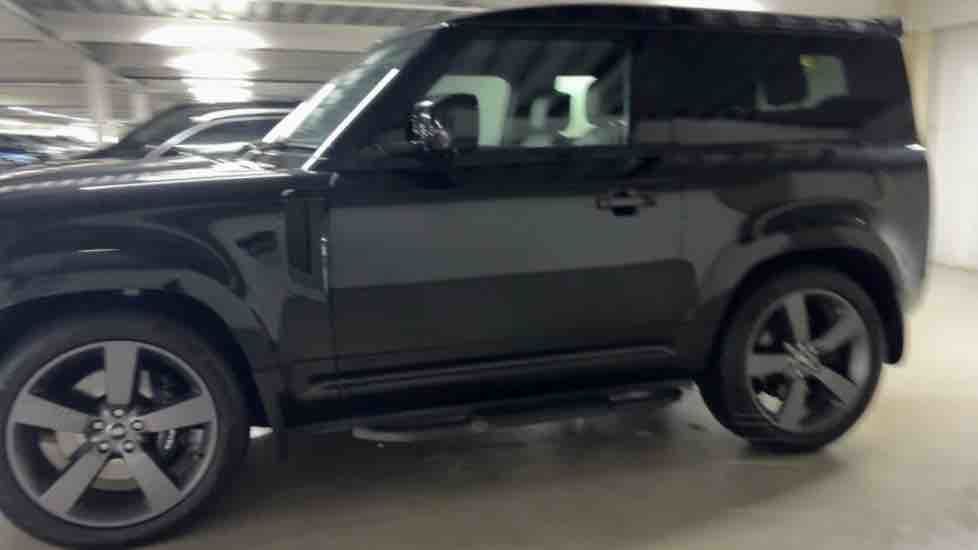 More views of Land Rover Defender 90