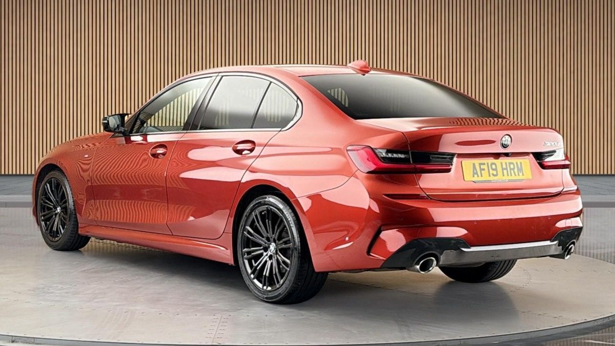 BMW 3 Series Image 2