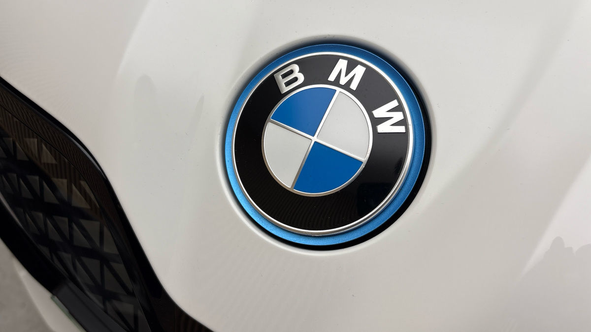 BMW iX Image 24