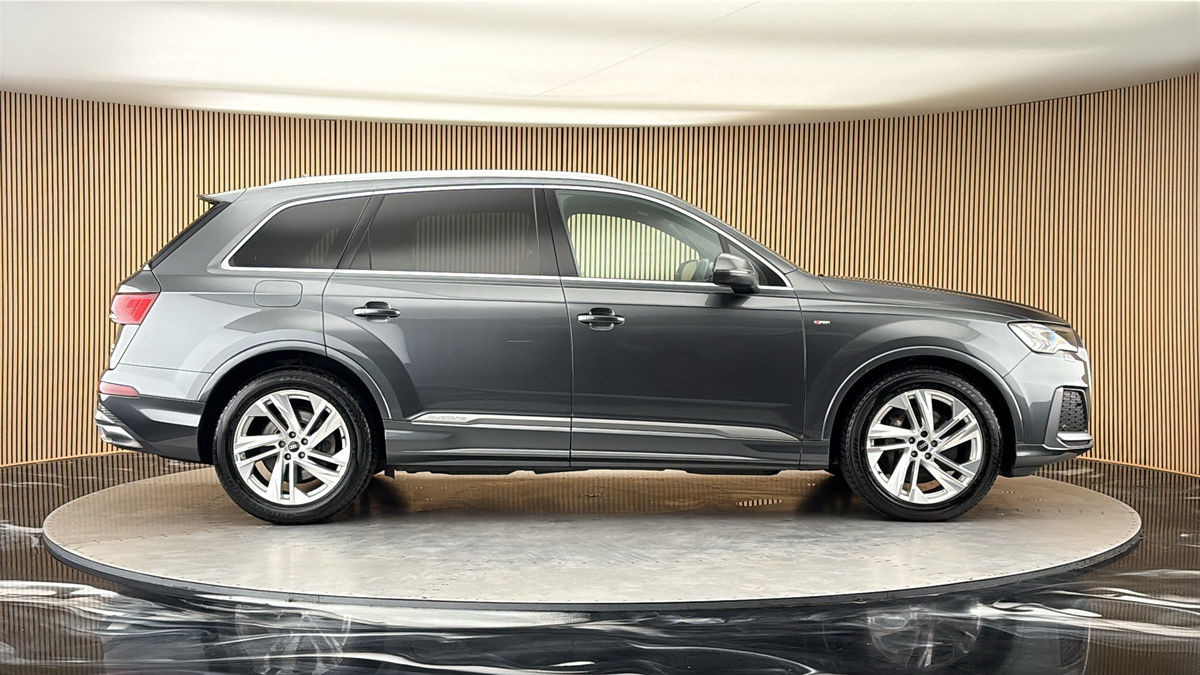 Audi Q7 Image 16