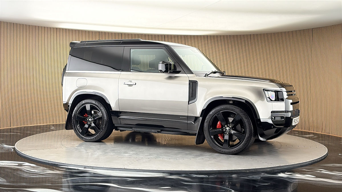 More views of Land Rover Defender 90