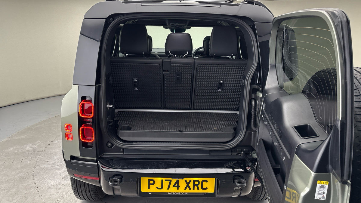 Land Rover Defender 90 Image 11