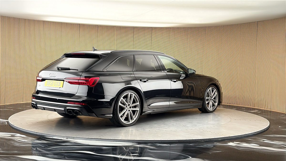 Audi S6 Avant Image 21
