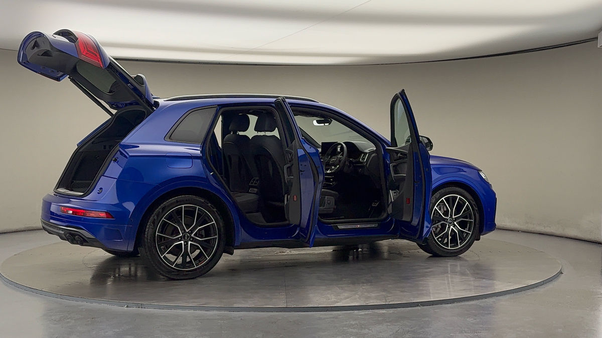 More views of Audi Q5