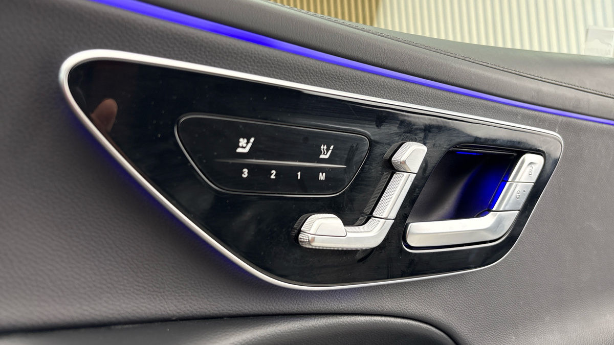 Mercedes-Benz E Class Image 26