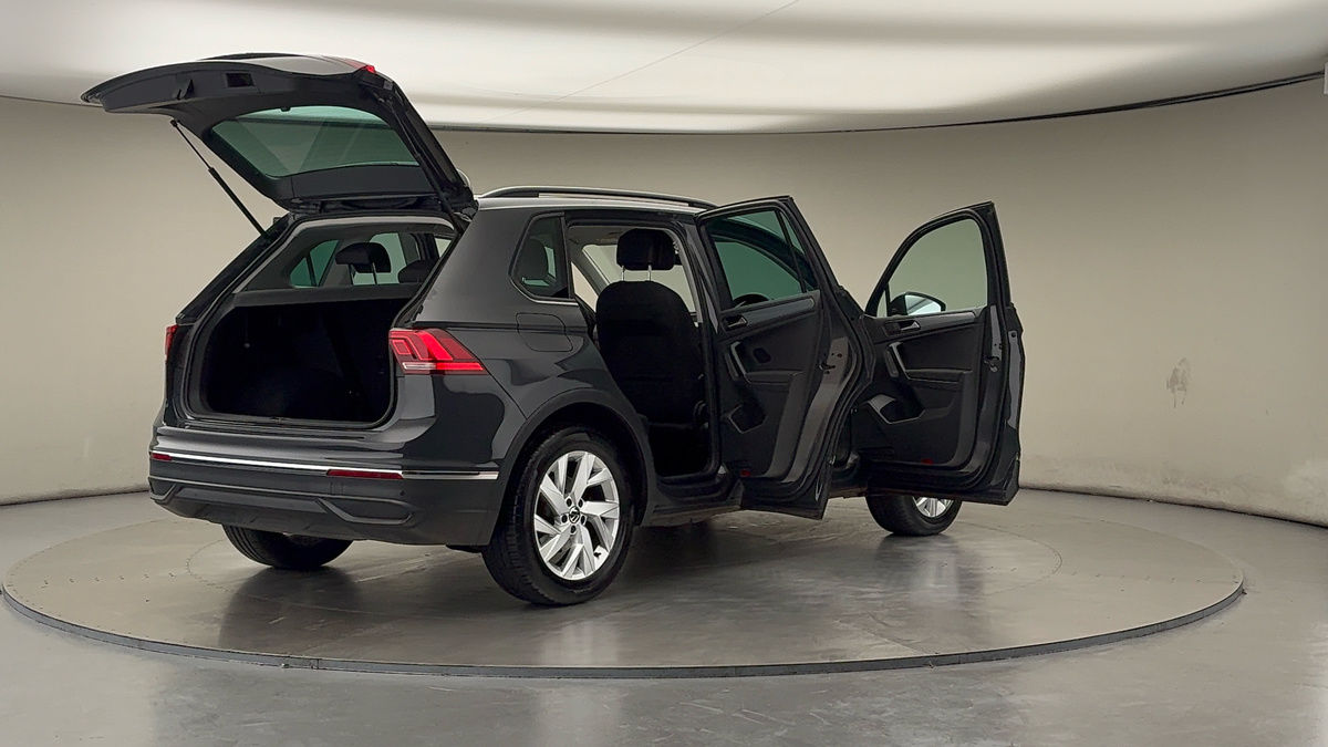 More views of Volkswagen Tiguan