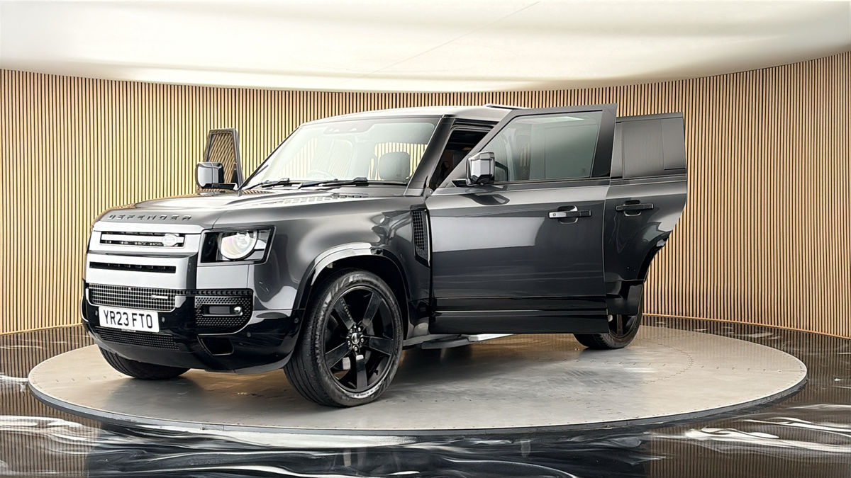 More views of Land Rover Defender 110