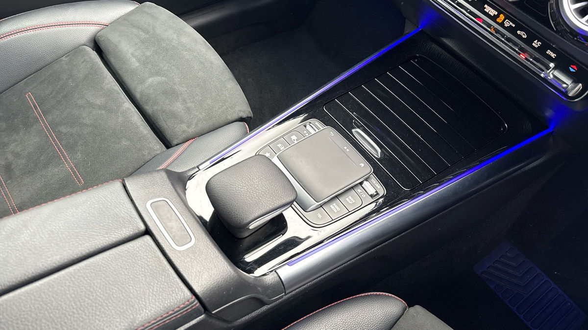 Mercedes-Benz GLA Image 18