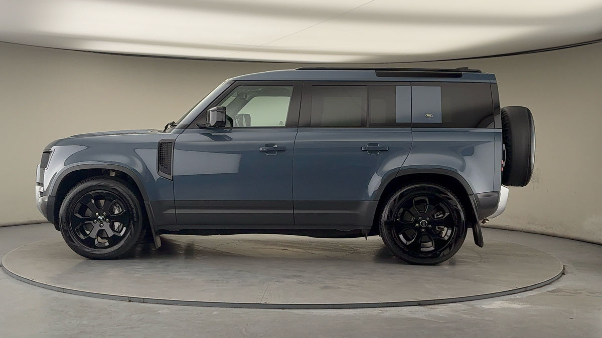 Land Rover Defender 110 Urban Image 15