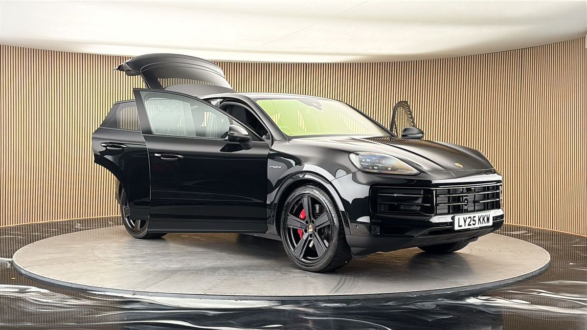 More views of Porsche Cayenne