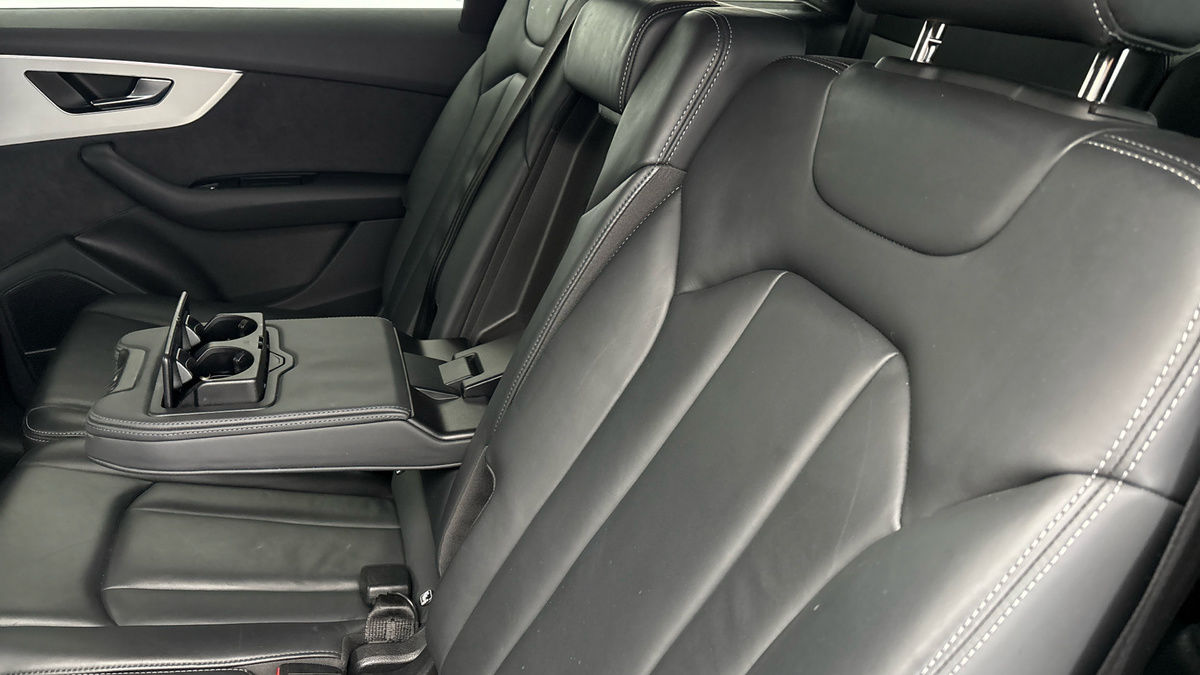 Audi Q7 Image 9