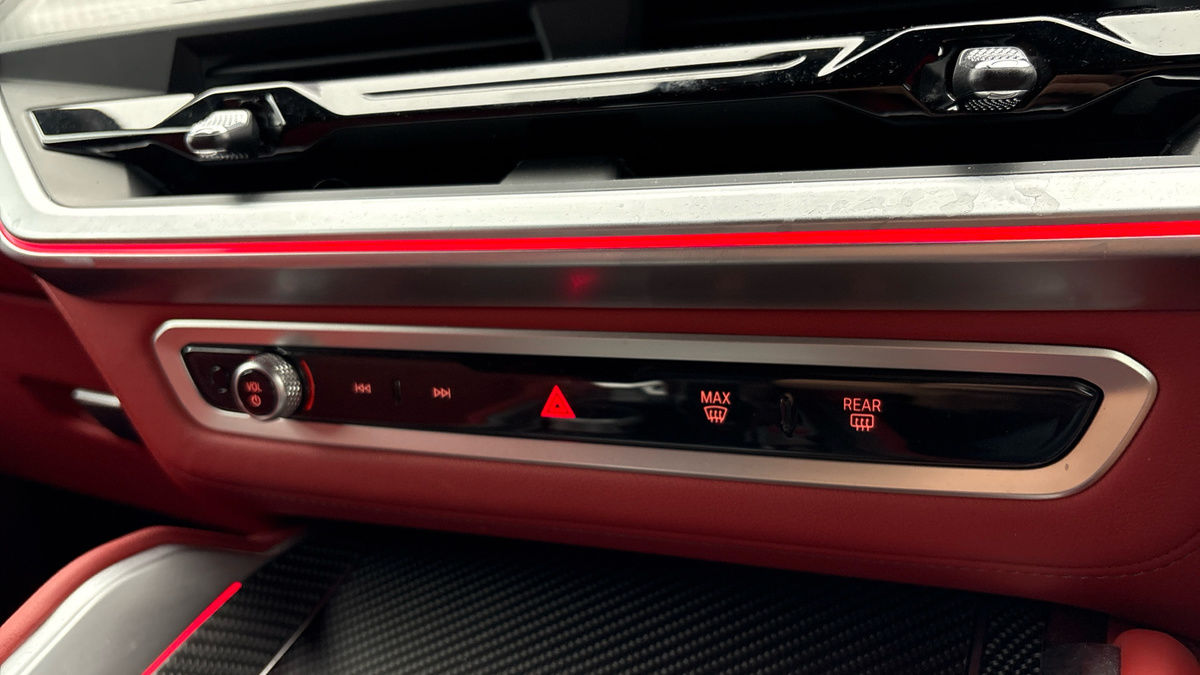 BMW XM Image 43