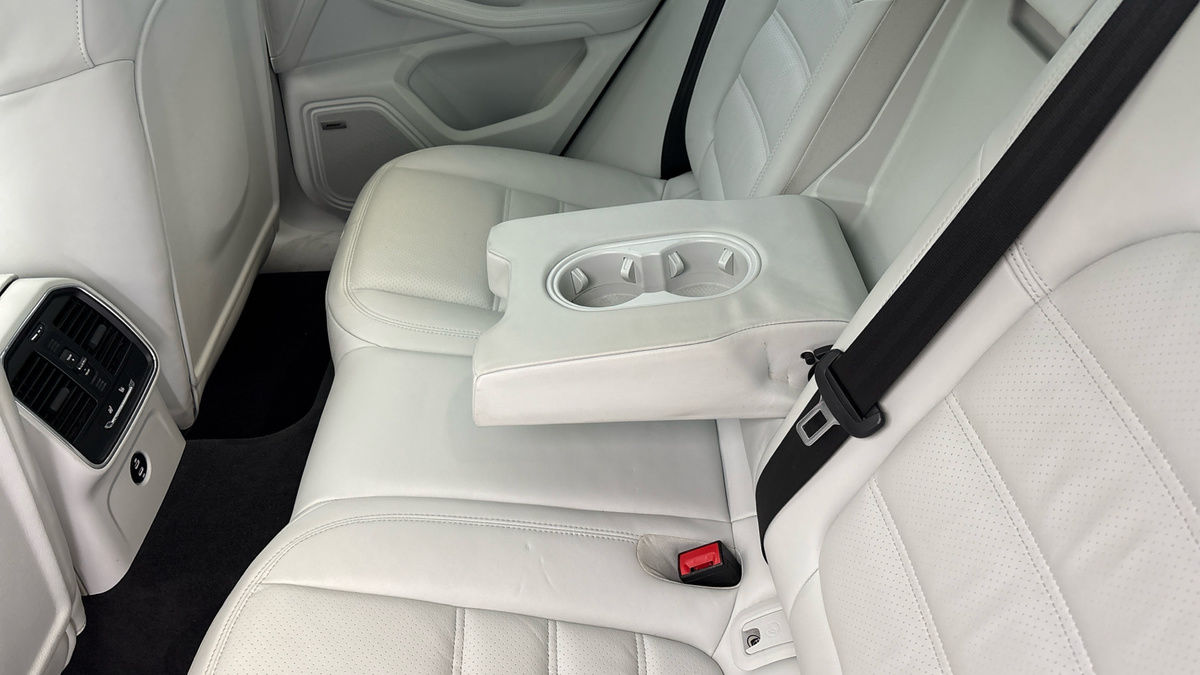 Porsche Macan Image 9