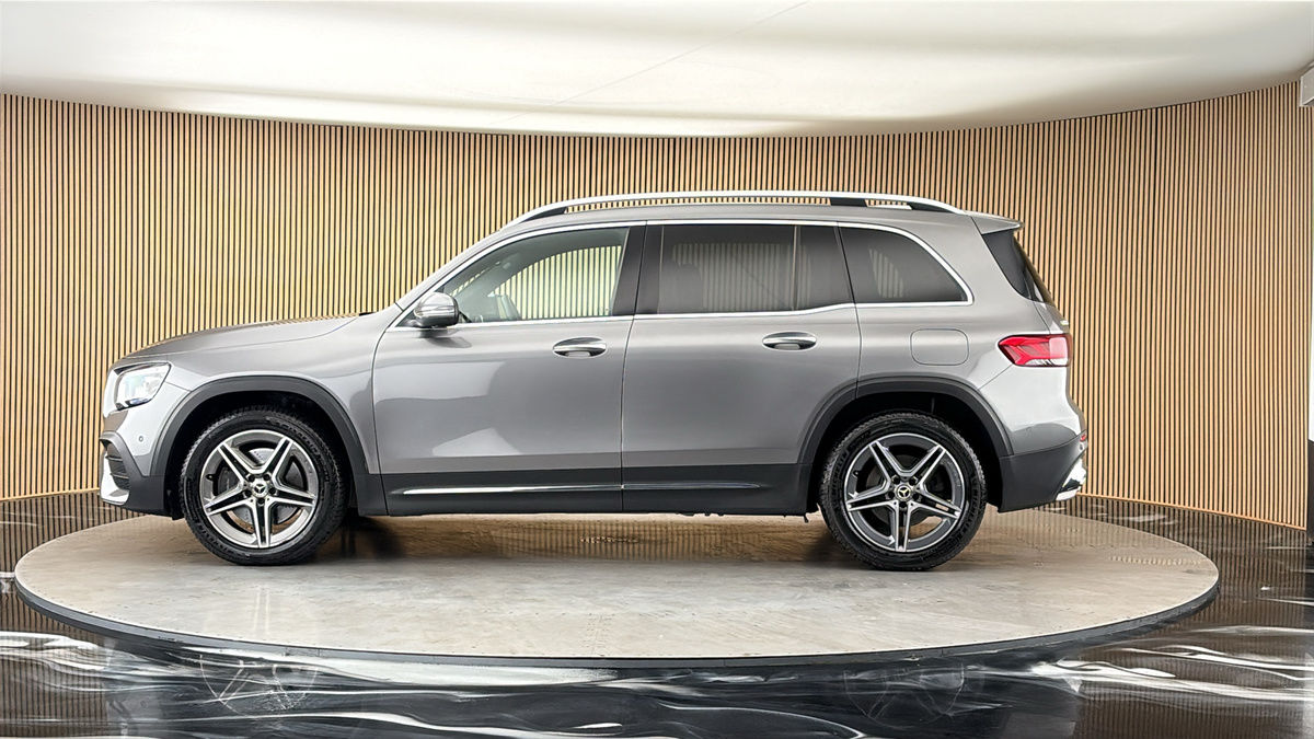 Mercedes-Benz GLB Image 15