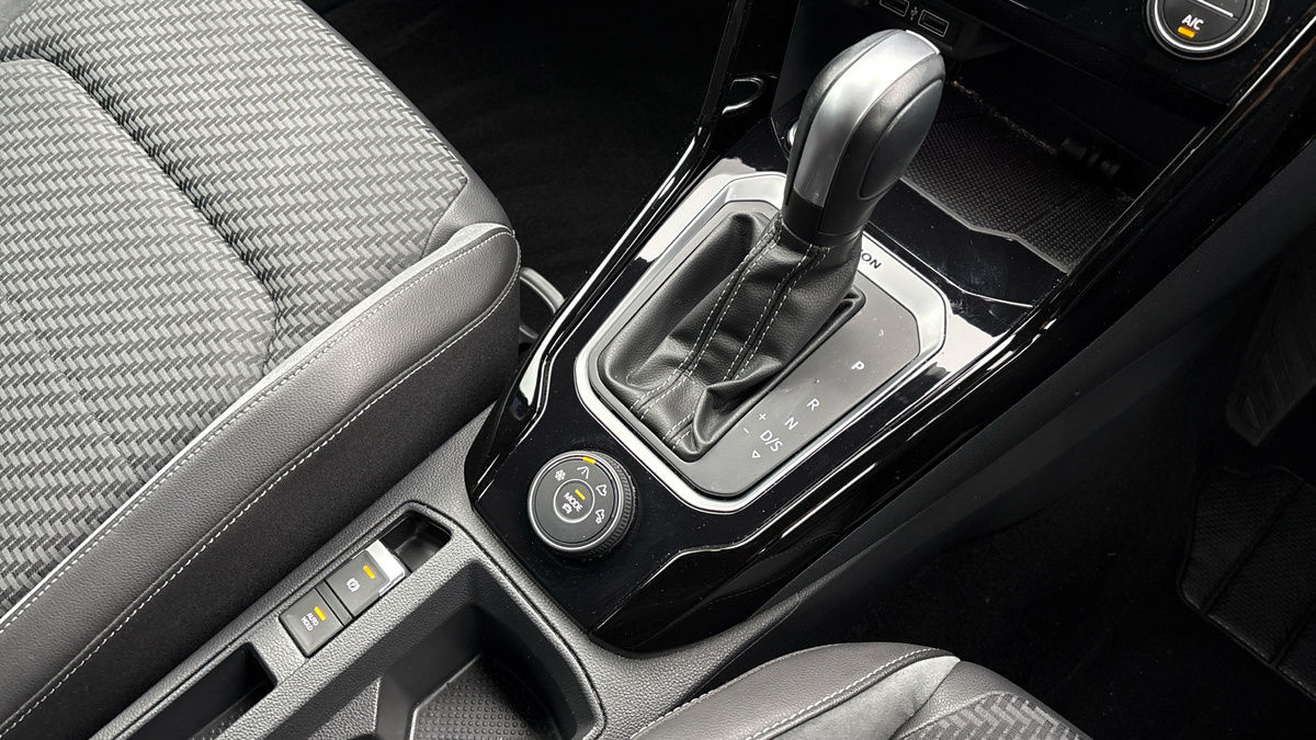 Volkswagen T-Roc Image 18
