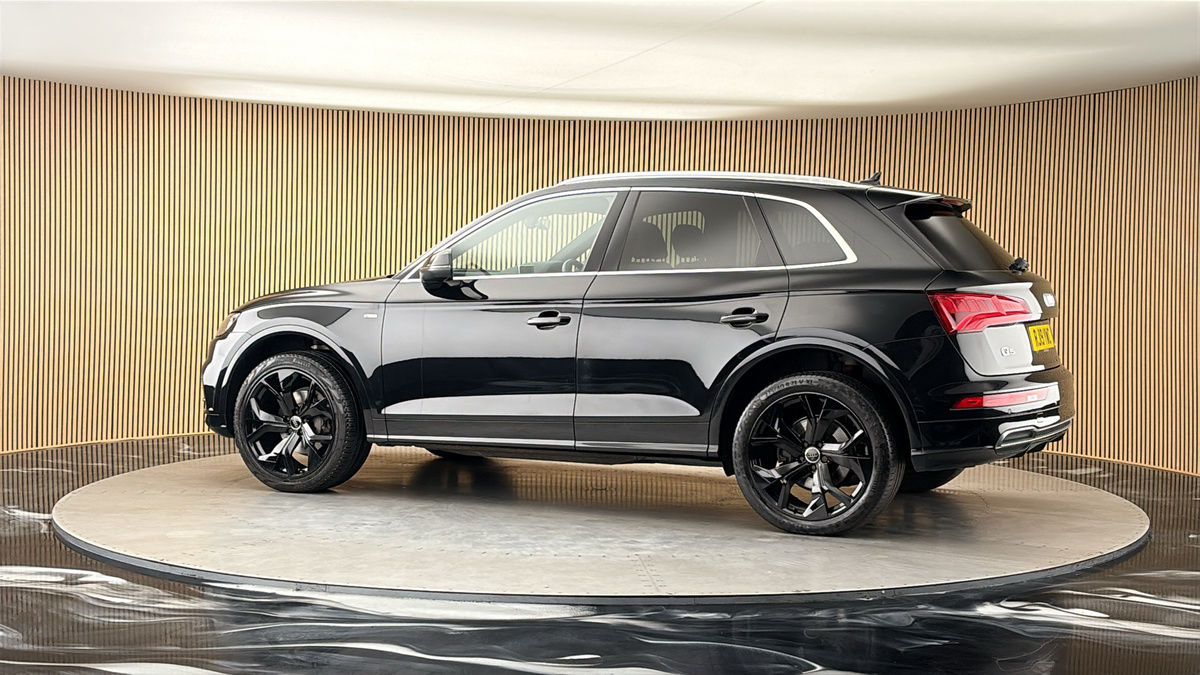 More views of Audi Q5