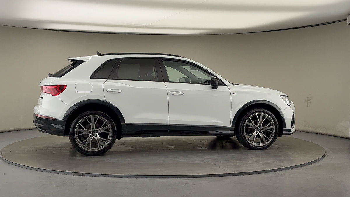 More views of Audi Q3