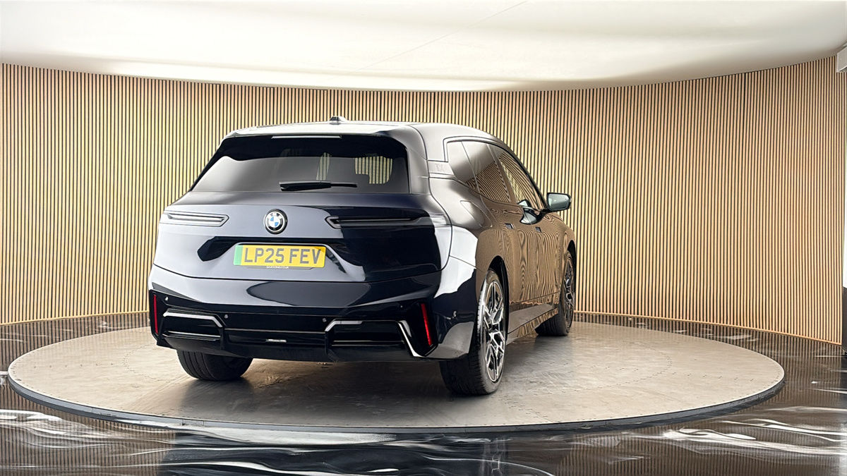 More views of BMW iX