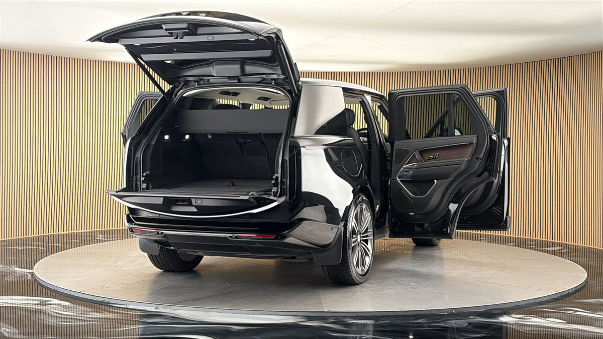 More views of Land Rover Range Rover