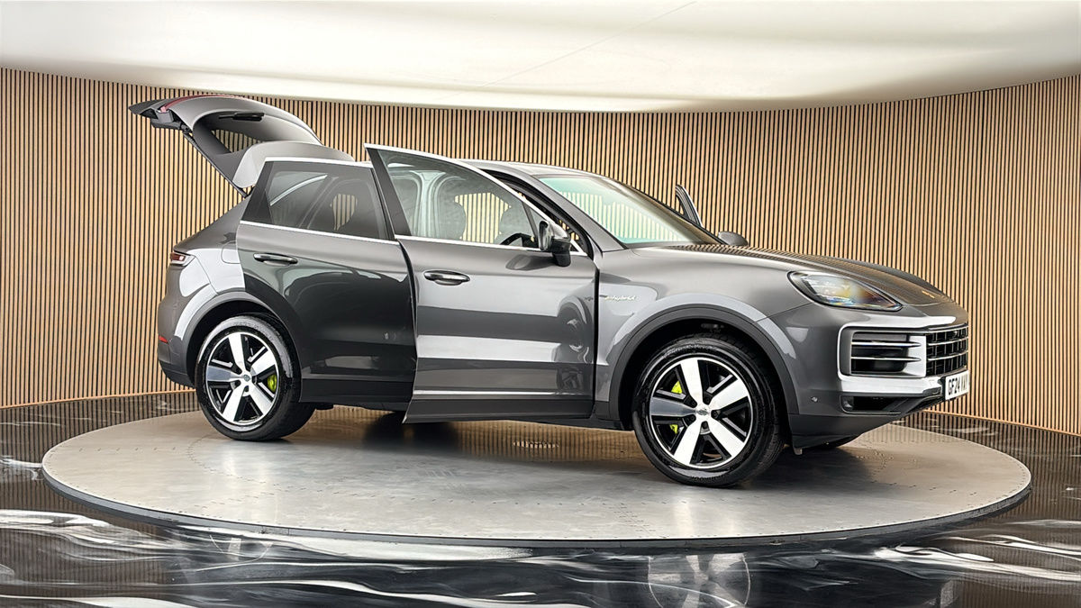 More views of Porsche Cayenne