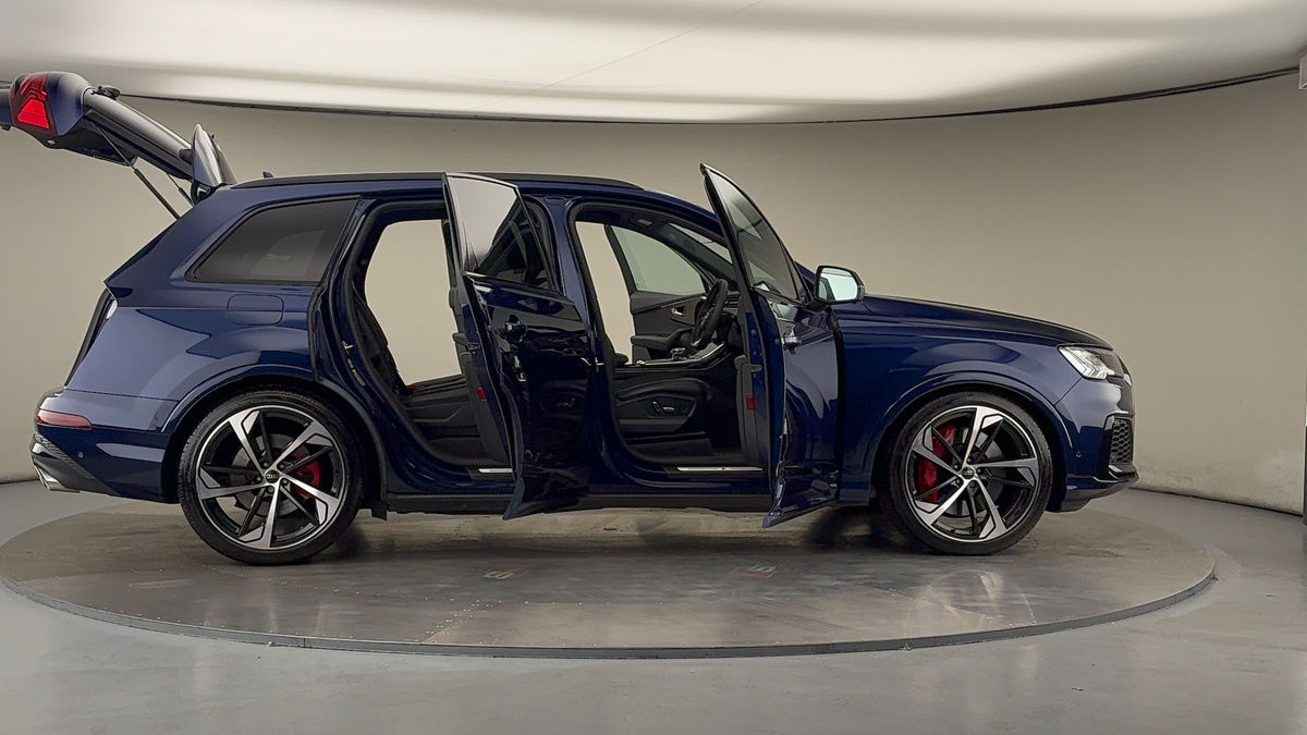 More views of Audi SQ7
