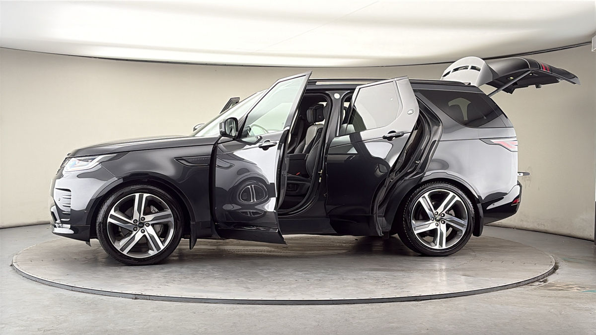 More views of Land Rover Discovery