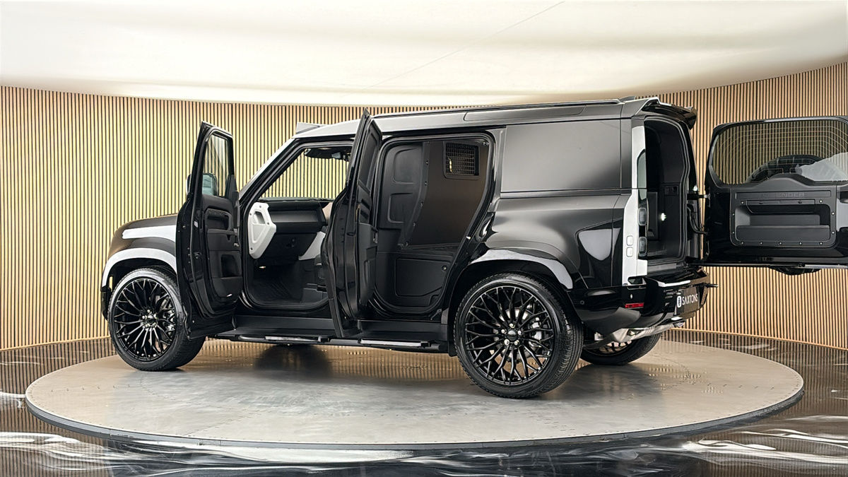 More views of Land Rover Defender 110