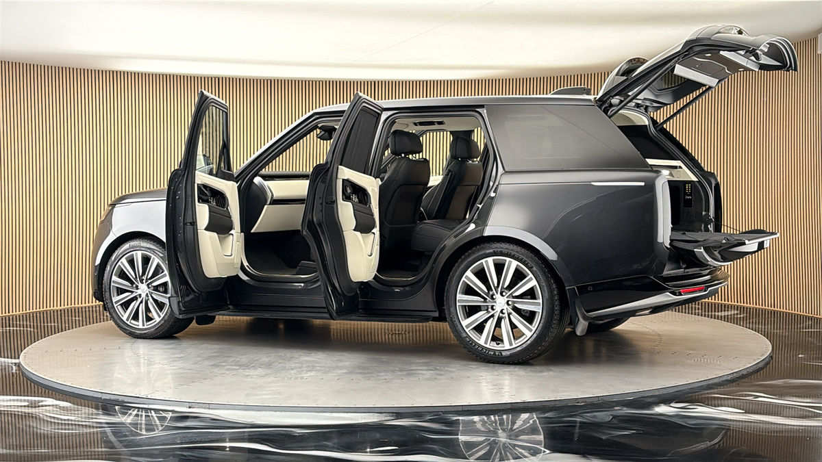 More views of Land Rover Range Rover