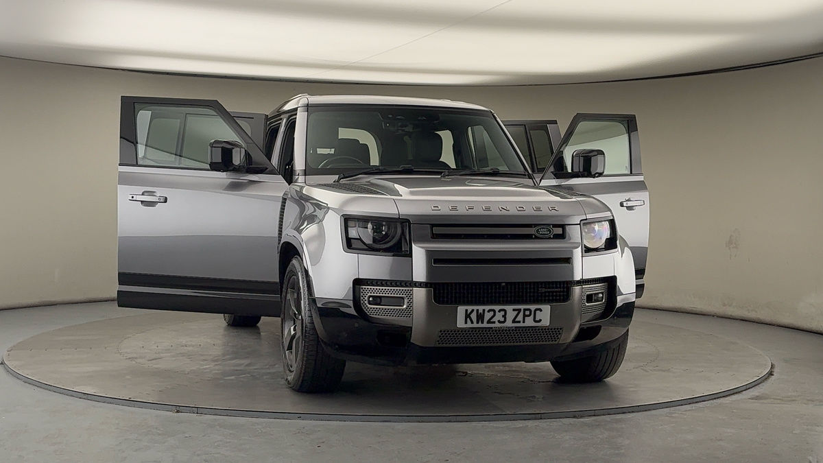 More views of Land Rover Defender 110