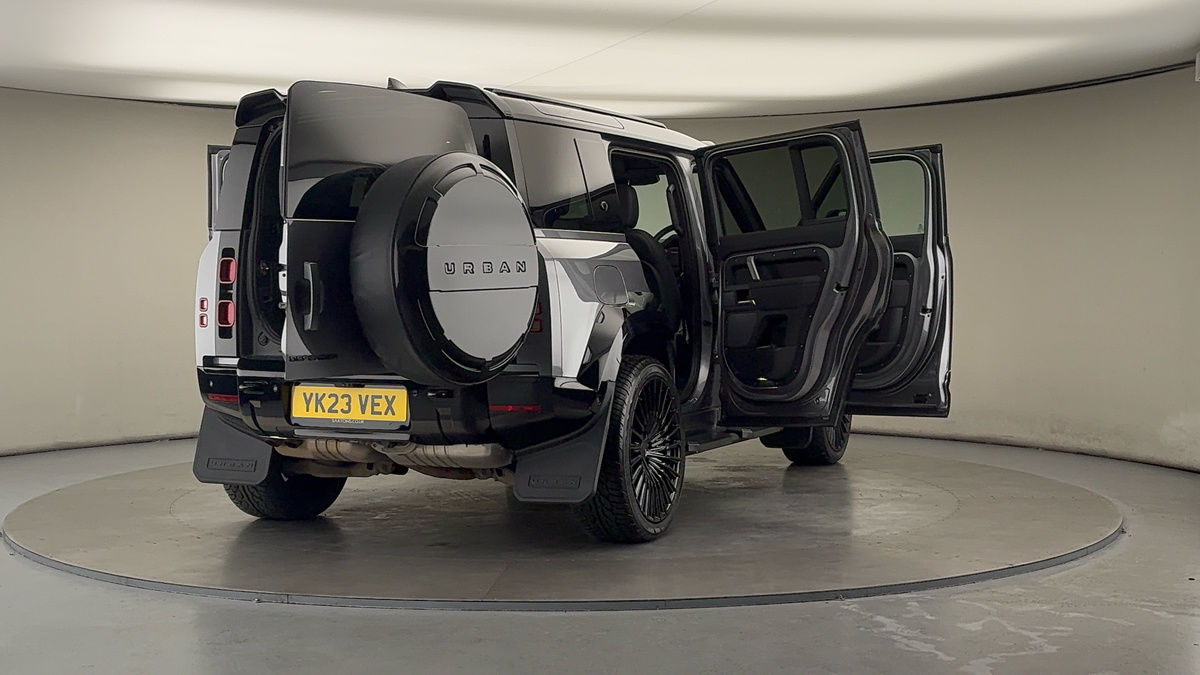 More views of Land Rover Defender 110