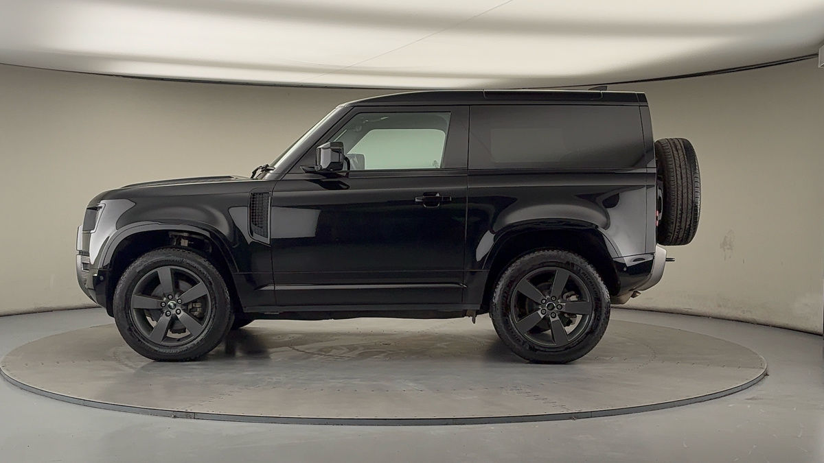 Land Rover Defender 90 Image 15