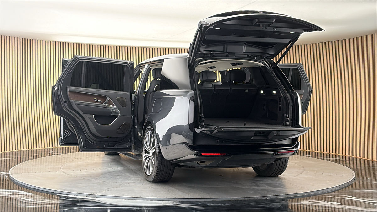 More views of Land Rover Range Rover