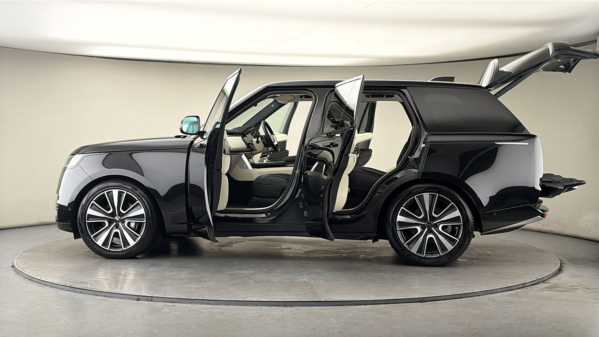 More views of Land Rover Range Rover