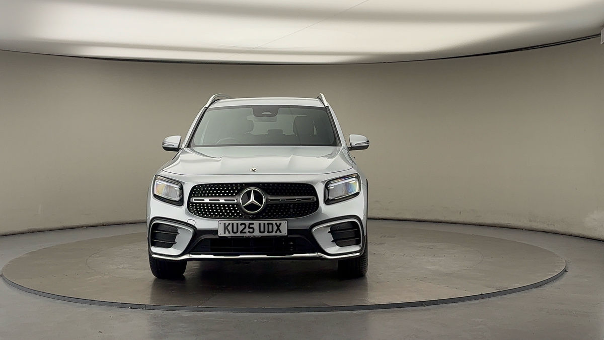 Mercedes-Benz GLB Image 3
