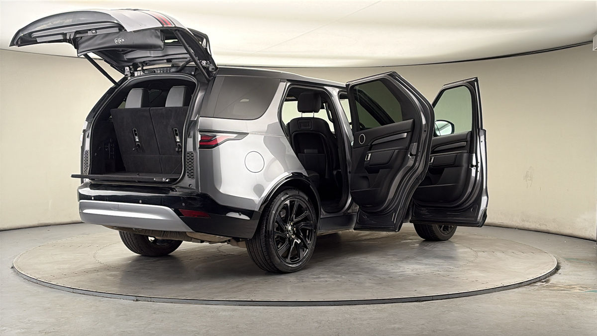 More views of Land Rover Discovery