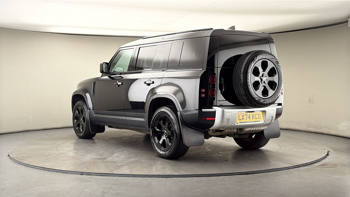 Land Rover Defender 110 Image 2