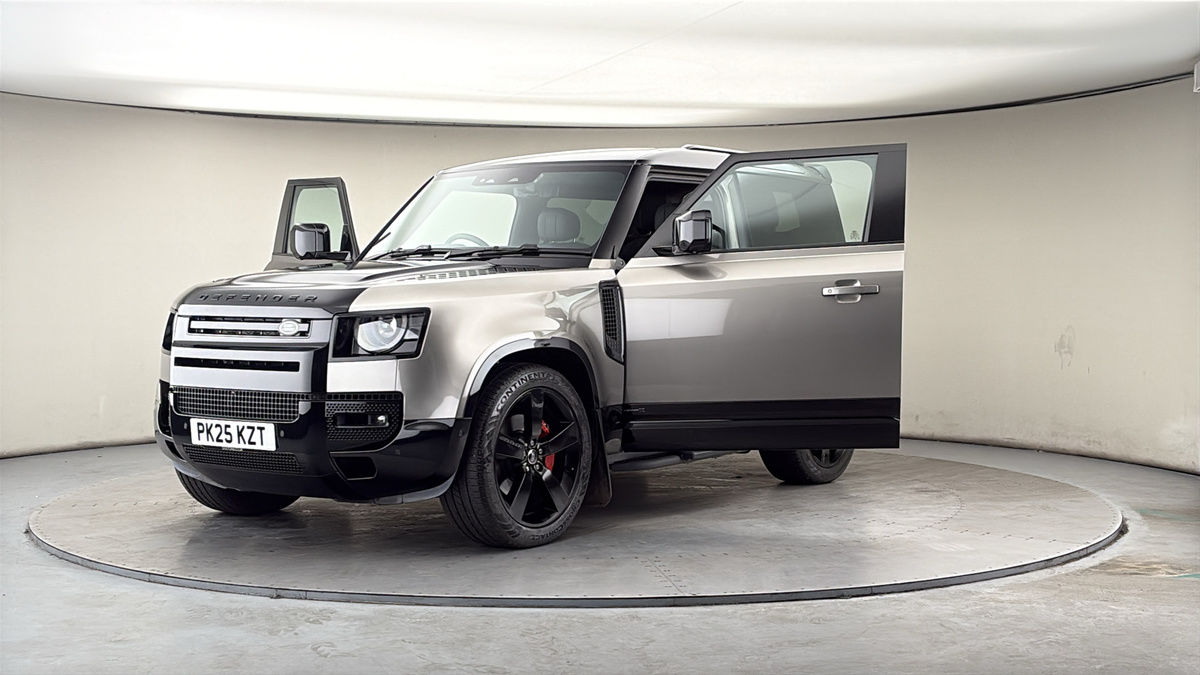 More views of Land Rover Defender 90