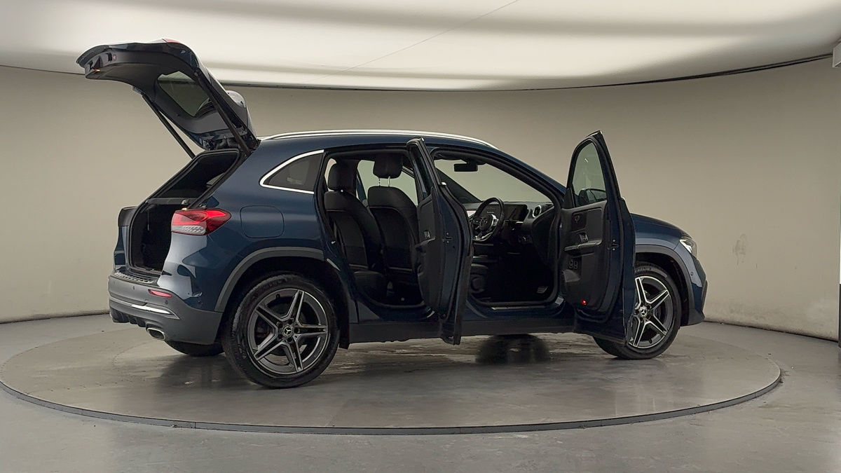 More views of Mercedes-Benz GLA