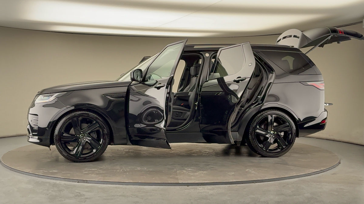 More views of Land Rover Discovery