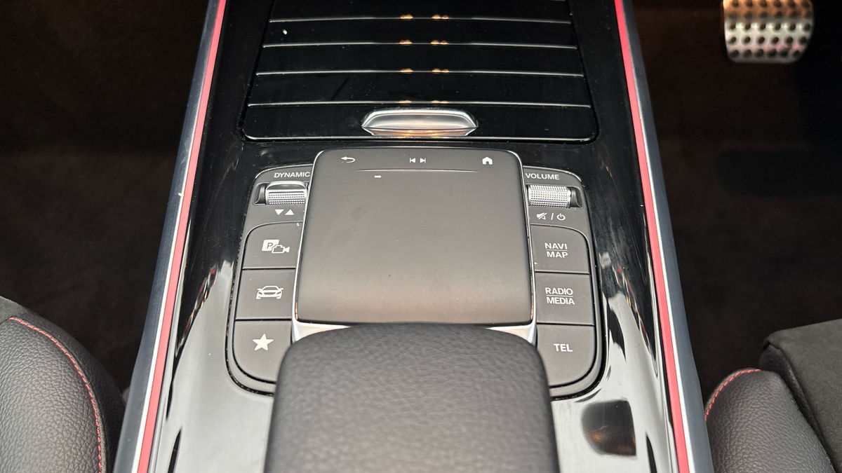 Mercedes-Benz GLB Image 27