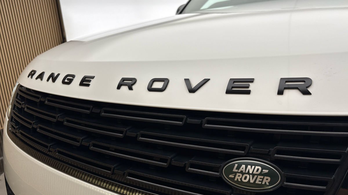 Land Rover Range Rover Sport Image 24